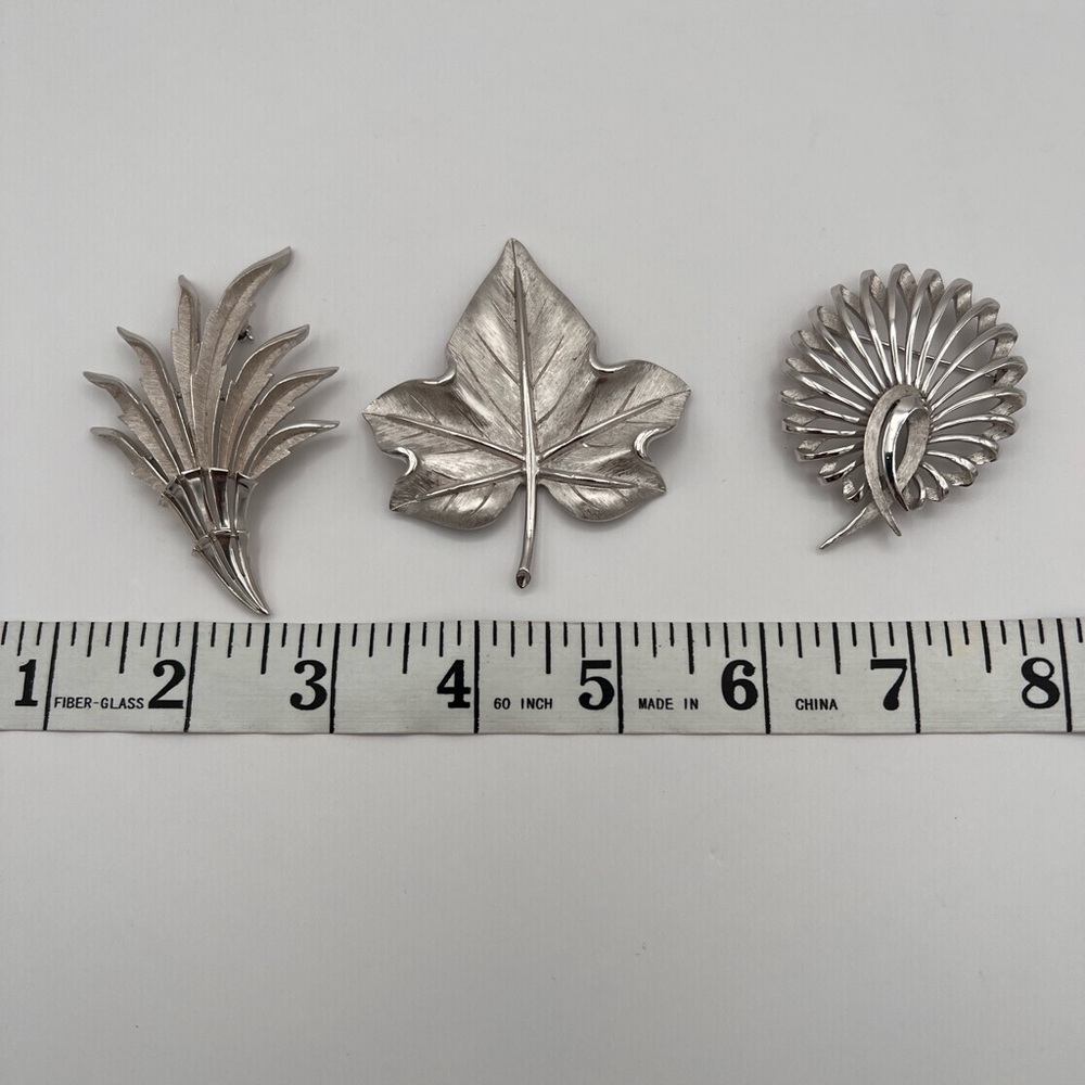 Crown Trifari Vintage Signed Brushed Accent Silvertone Brooch 3 Brooch Set - Picture 6 of 8